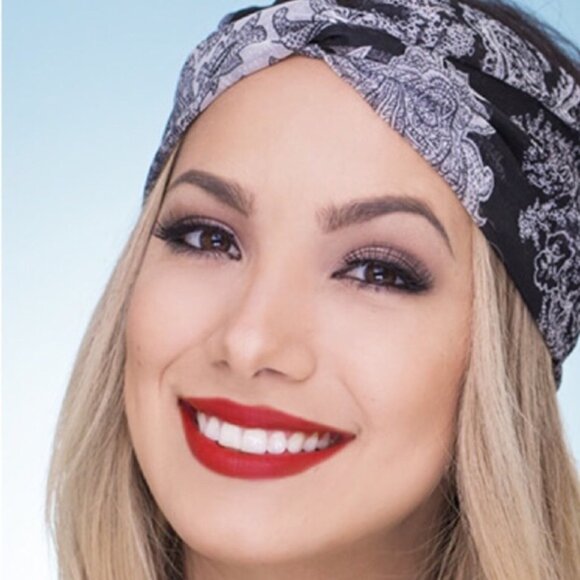 TRESTIQUE Matte Color + Shiny Balm Lip Crayon Duo (Tuscan Wine) BRAND NEW IN BOX - Picture 4 of 9